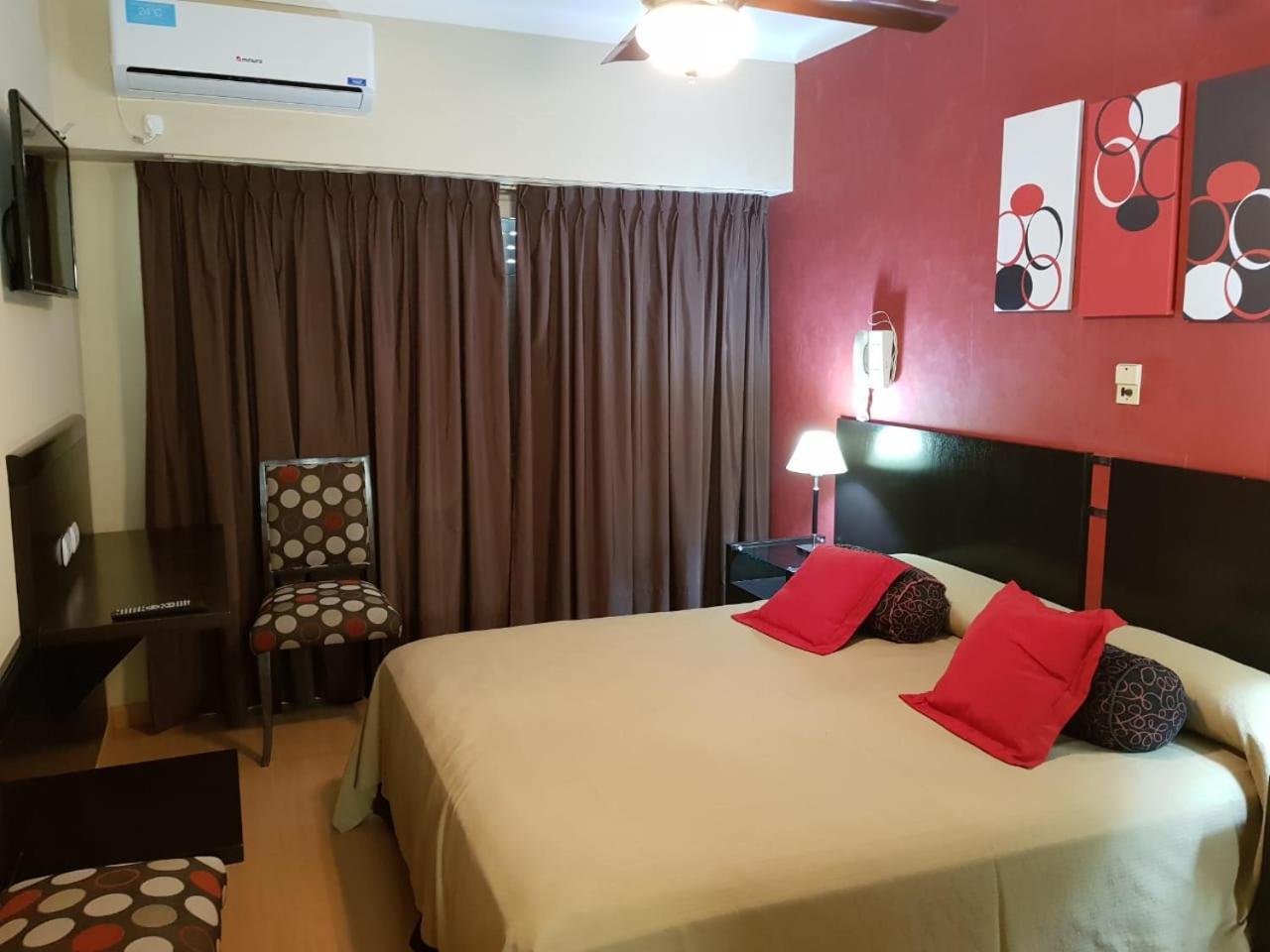 Hotel Trocadero Necochea Esterno foto